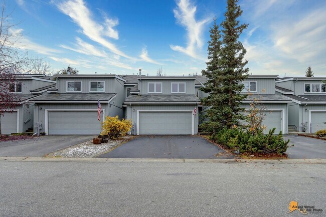 3004 Brittany Pl