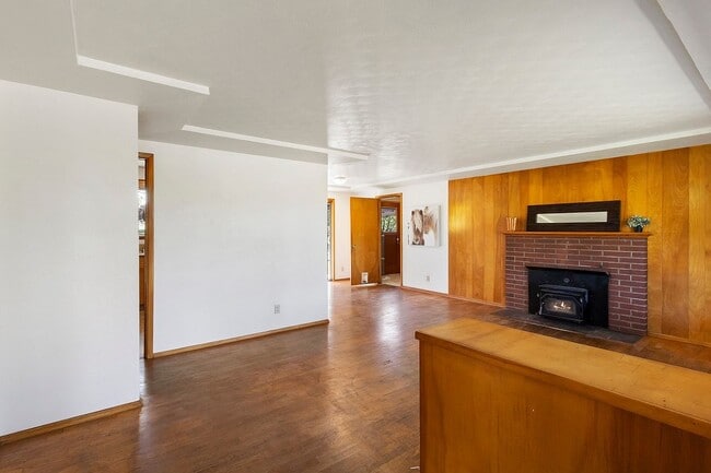 Photo - 25020 18th St E