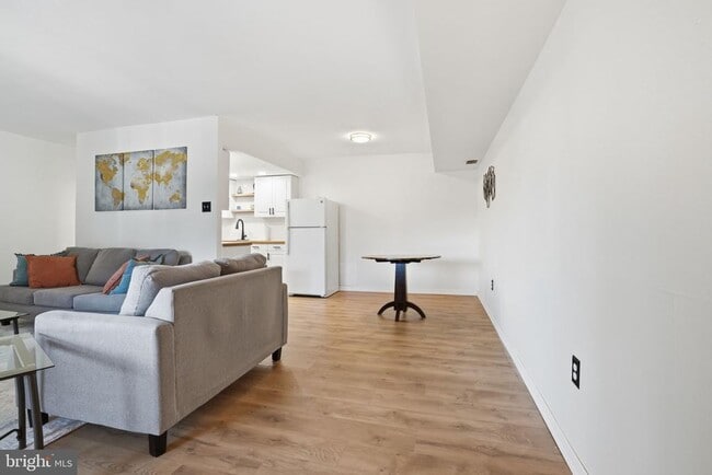 Photo - 3750 Clarendon Ave Unit 44