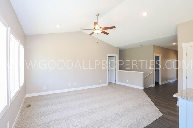Photo - 4 Bedroom Ranch Home in Clive. Over 2000 s...