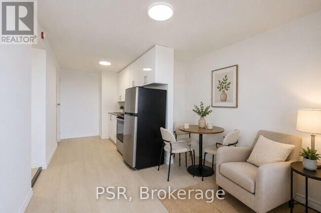 Photo - 2204 Dufferin St Unit 107