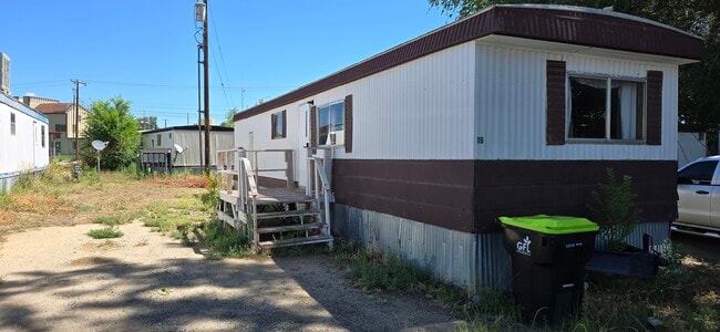 Building Photo - 324 W Blanco Blvd