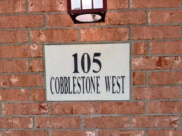 Building Photo - 105 Cobblestone Dr W