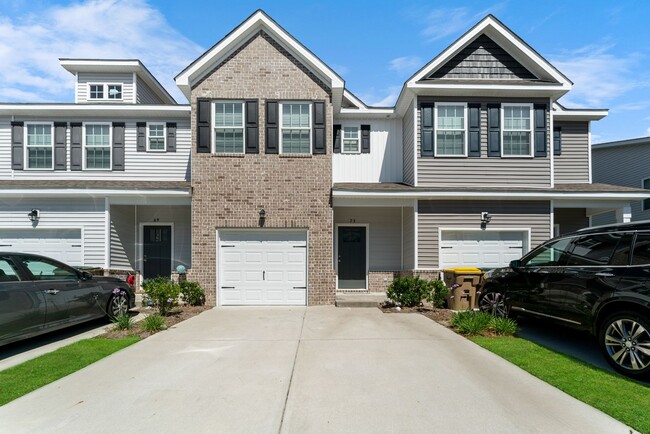 Stunning Townhome Available Now! - Stunning Townhome Available Now!