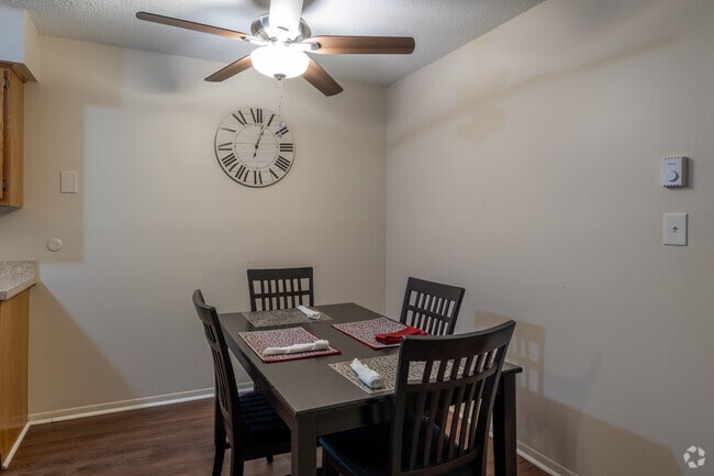 2BR, 1BA - 800SF - Dining Room