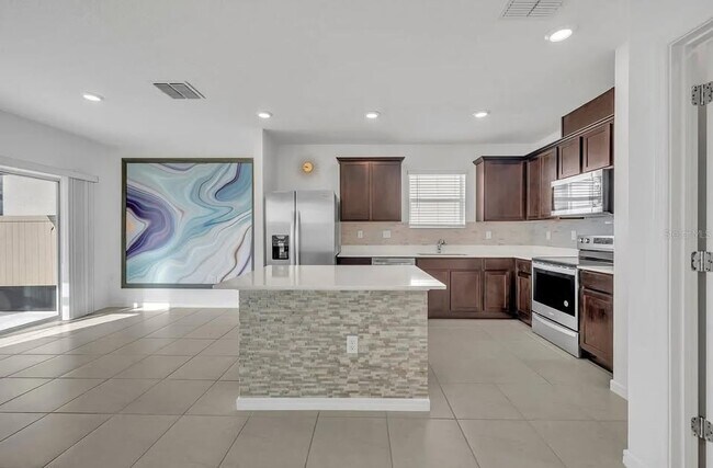 Photo - 1140 Sugarwood St