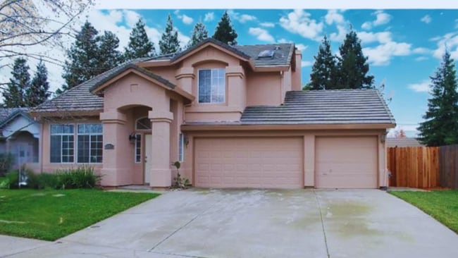 Building Photo - Expansive Elk Grove Retreat: 4-Bedroom Hom... Rental