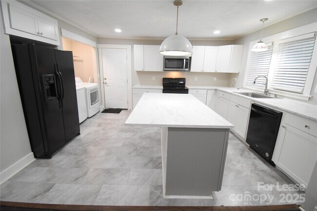 Photo - 199 Crowell Dr SW