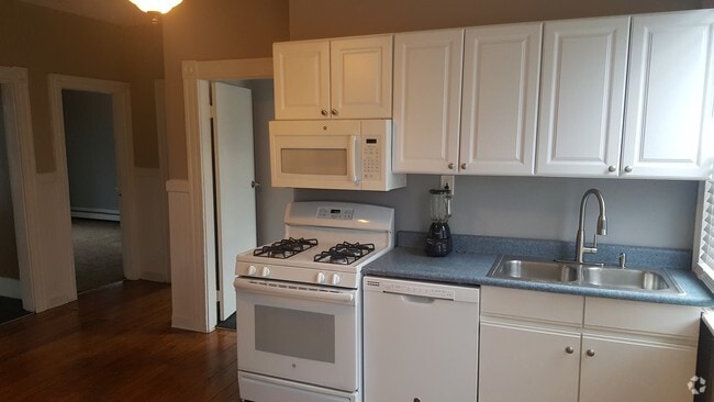 Building Photo - 16 Europe St Unit 2 Rental