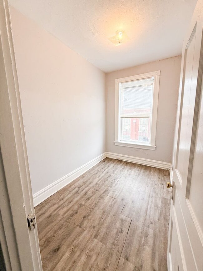 Photo - Modern 2 bed/1 bath apartment right off trendy Cherokee Street!