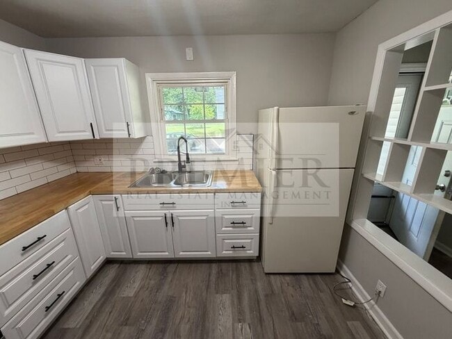 Photo - 1316 N Main St