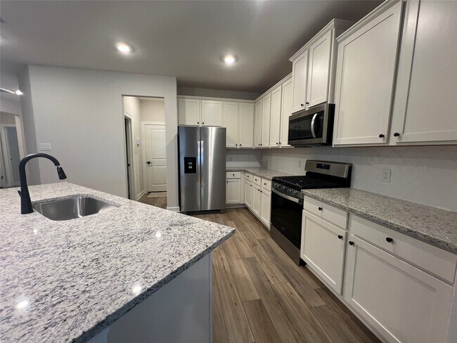 3077 Sunmoon Ln