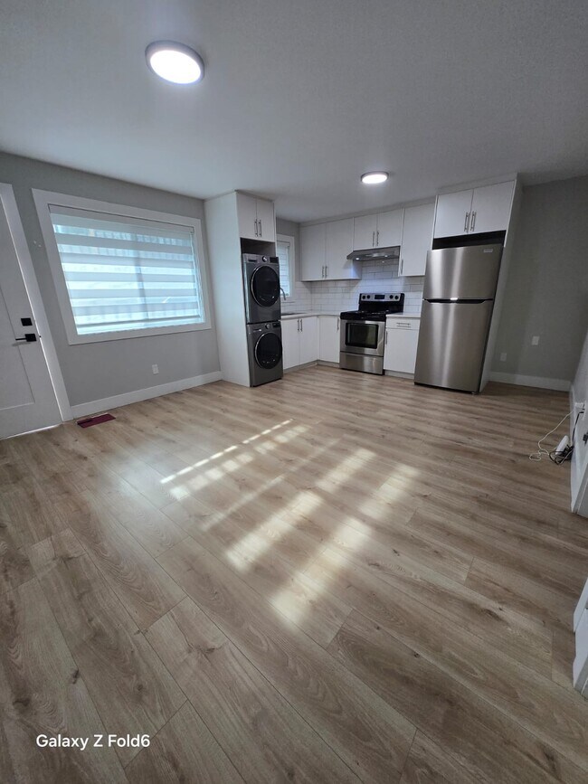 Photo - 19272-19271 71 Ave