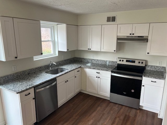 Building Photo - 199 Rockingham Rd