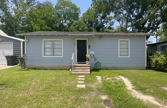 Photo - 613 N 22nd St