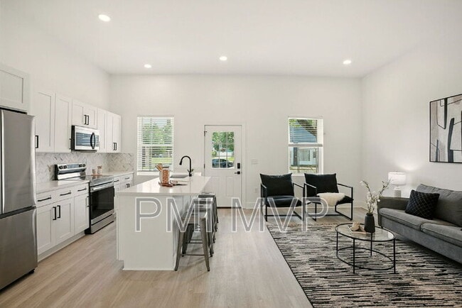 Building Photo - 92 E Innis Ave Rental