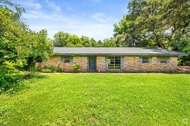 Building Photo - 1021 Lutz Loop Rental