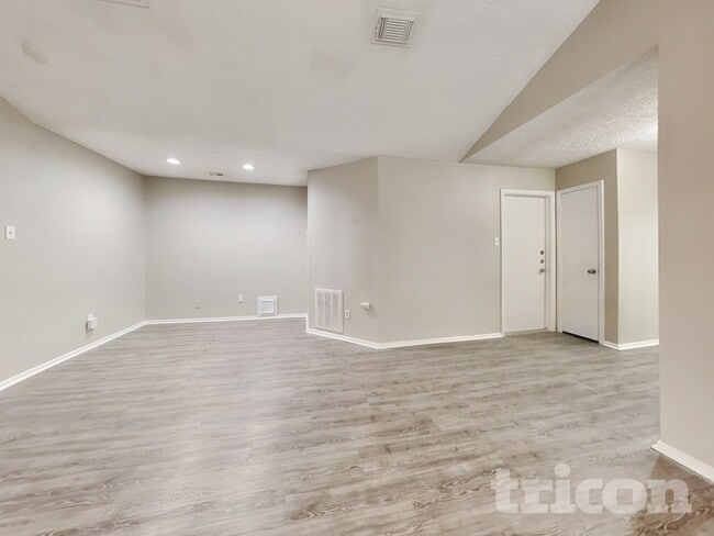 Photo - 4601 Greenwood Dr