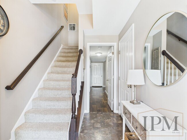 Photo - Coming Soon- Modern 3 Bedroom, 2.5 Bath To... Casa