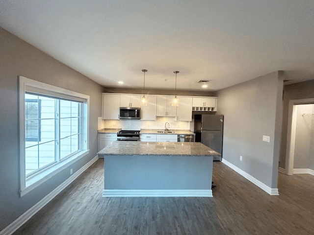 Photo - 945 Kenmore Avenue