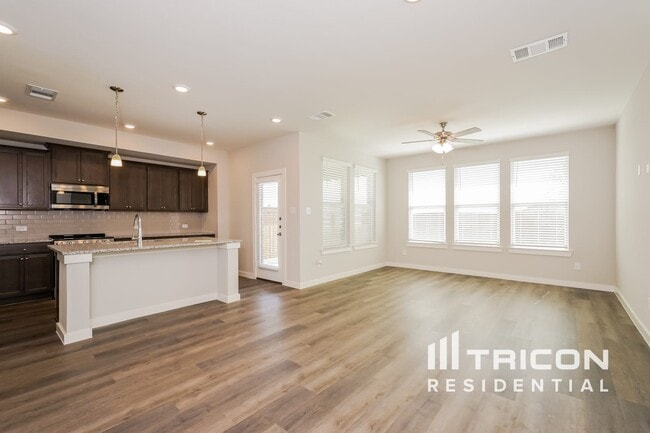 Photo - 2533 Finch Holw Dr