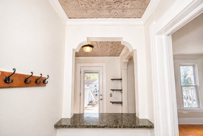 Photo - 114 E Johnson St Unit 2