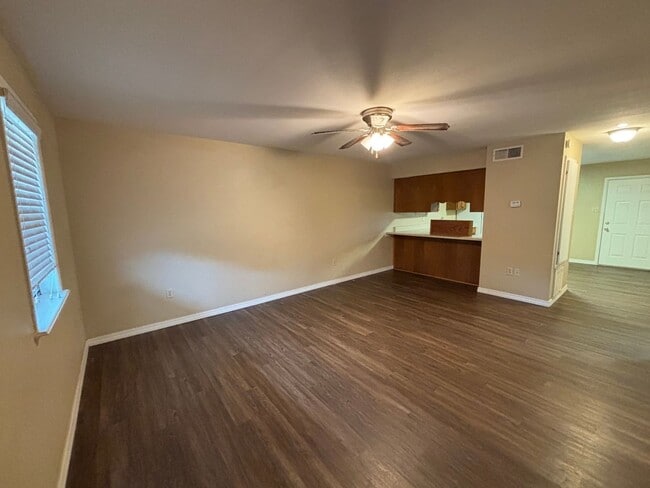 Photo - 218 East 16th St (Williamson Way, Apt 1-4 Unit 218 East 16th, Apt 3