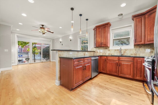 Photo - 2430 W Iowa St Unit 1