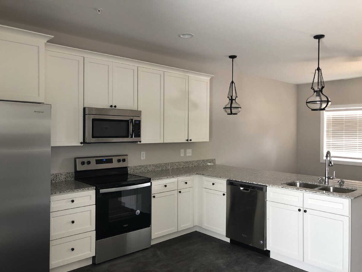 Photo - 2BD 2.5 BA TOWNHOME FOR RENT CLOSE TO TTU Unit B201