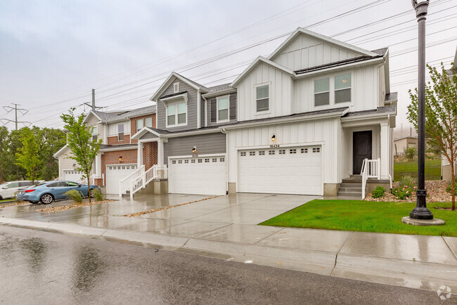 White Townhome - 16434 S Bull Spring Ln Rental