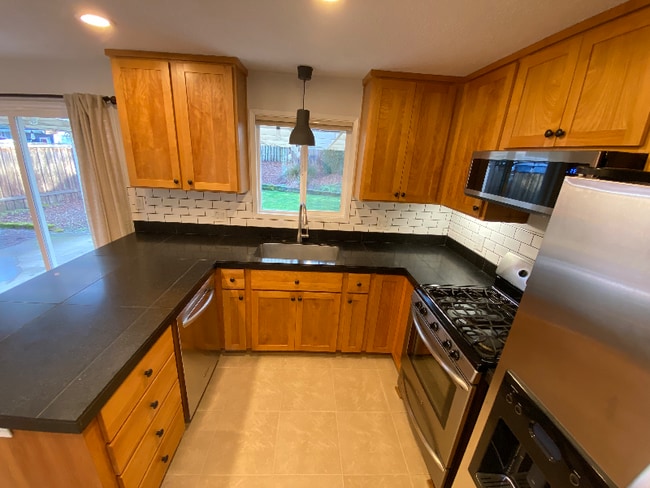 Photo - 10375 SW Johnson St