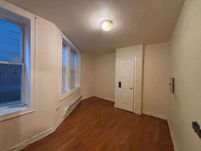 Photo - 5902 Madison St