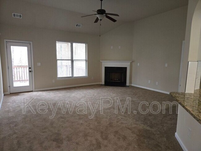 Photo - 5370 Bull St