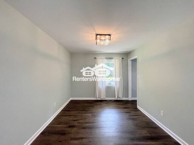 Photo - 190 Devon Pl