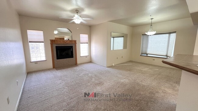 Building Photo - 3 Bedrooms, 2 Baths and a Single Car Garage Rental