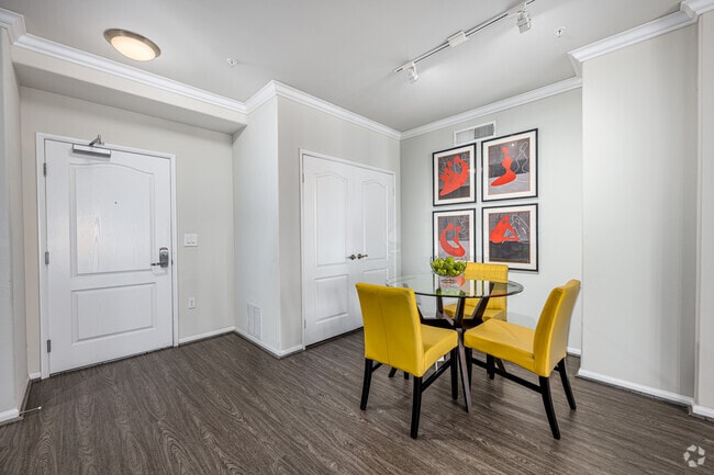 2BR, 2BA - 1038SF - Dining Room