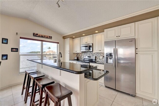 Building Photo - 10701 S Ocean Dr Rental