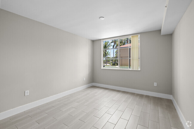 1BR, 1BA - 751SF - Bedroom
