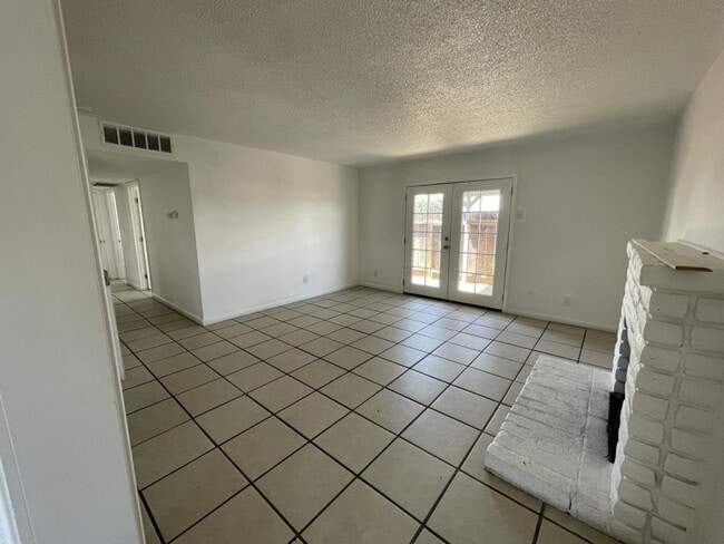 Photo - 4438 E Dakota Ave