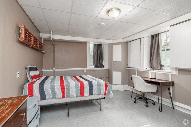 3BR, 1BA - 1,800SF - Bedroom