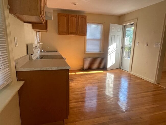 Photo - 79A N Warren Ave