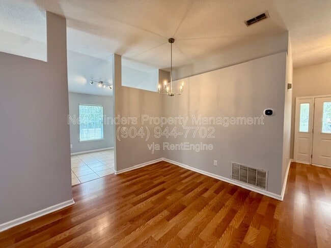 Photo - 4509 Deep River Way E