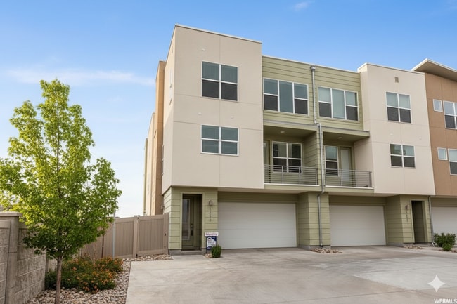 Building Photo - 1653 Kyson Rd