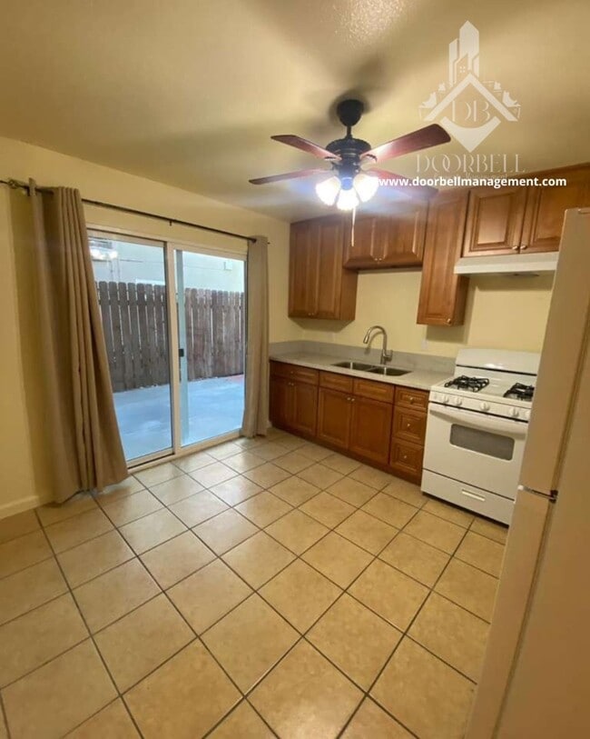 Building Photo - 24204 Clover Ave