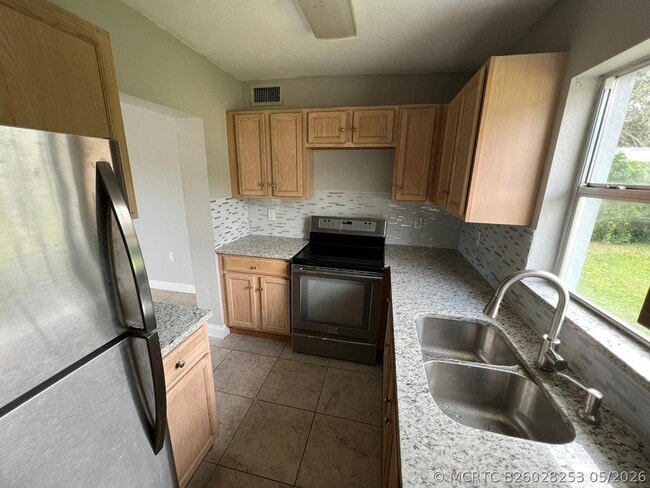 Photo - 1883 Breezy Ln