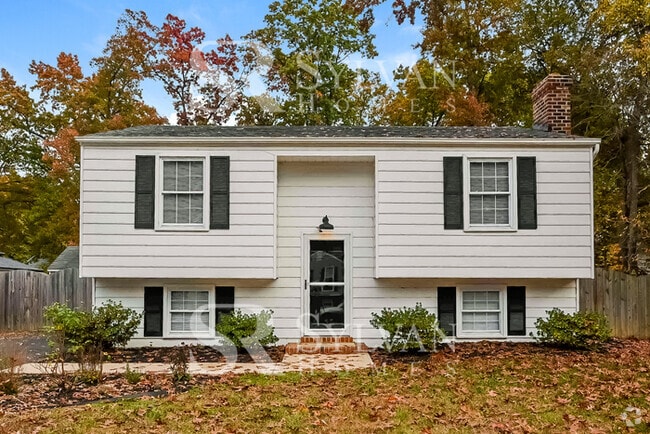 Building Photo - Your dream home awaits