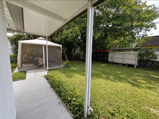 Photo - 1041 NW 32nd Pl