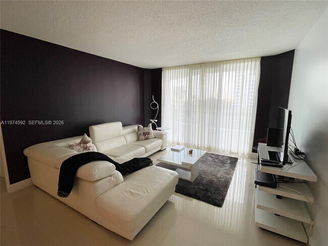 3600 Mystic Pointe Dr Unit 610