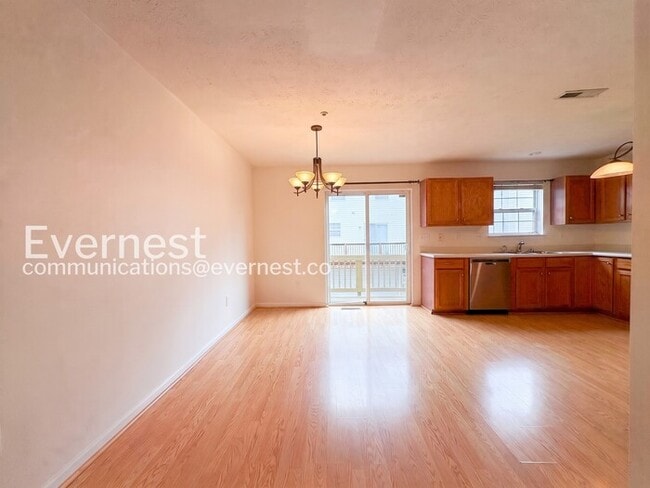 Photo - 3 Bed/2 Bath Townhome with Garage / Pet-Friendly / Vouchers Accepted / Available Now!