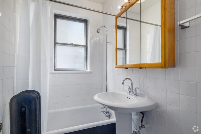Estudio - 370 pies cuadrados - Baño